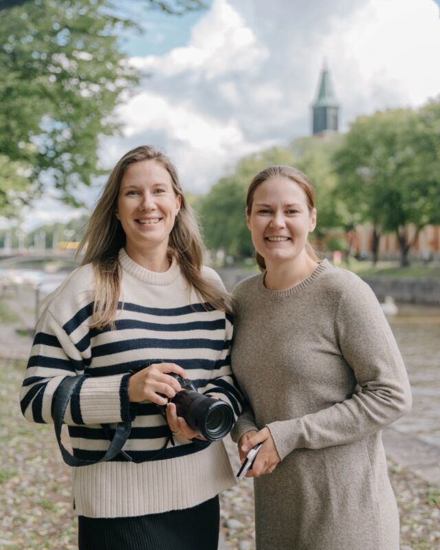 Mahtavaa Turun päivää! 🎉Turkulaisena luonnollisesti pidän tätä hienona paikkana elää ja yrittää. Tässä kaupungissa vaan on sitä jotain, mikä tuntuu omalta.🤍Elinvoimainen, kaunis, kulttuuririkas Turku ✨️ Vuosi vuodelta kotikaupunkiinsa on helppo ihastua aina vain enemmän.Kerro sinä, mikä on parasta Turussa? Tänään keskustaan taas kuvailemaan, ehkä nähdään! 👋🏼@abocreatives @eatturkuKuva: @puurilaphotography#abocreatives#eatturku #turku #turunpäivä #valokuvaajaturku #markkinointitoimisto